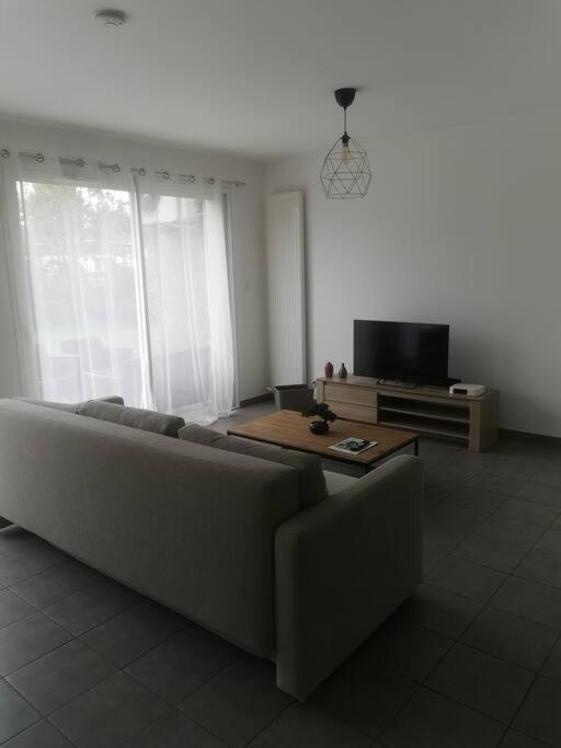 Jolie Maison Entiere Avec 3 Chambres Centre Ville Saint-André-de-Cubzac Dış mekan fotoğraf